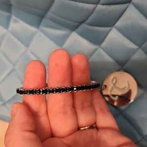 Touchstone Crystal jet stretch bracelet